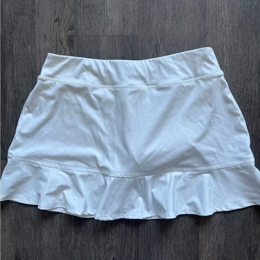 Tommy Bahama White Golf Skort with Ruffle Hem - Picture 4 of 5